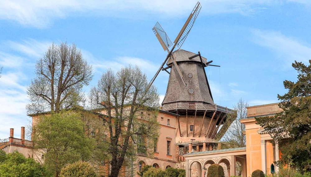 Historische Mühle im Park Sanssouci.
