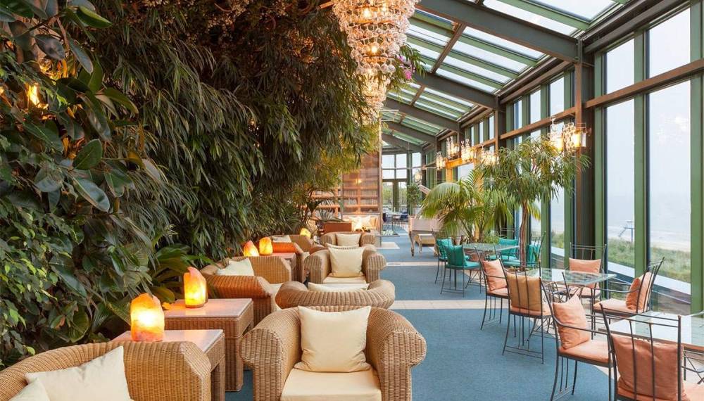 Wintergarten im Hotel Kaiserhof Heringsdorf als stilvolle Location für Hochzeiten.