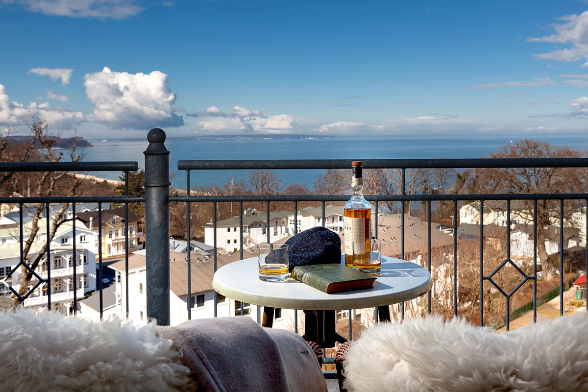 View of the Baltic Sea from the balcony of a room in the Vju Hotel on Rügen with numerous vacation offers.